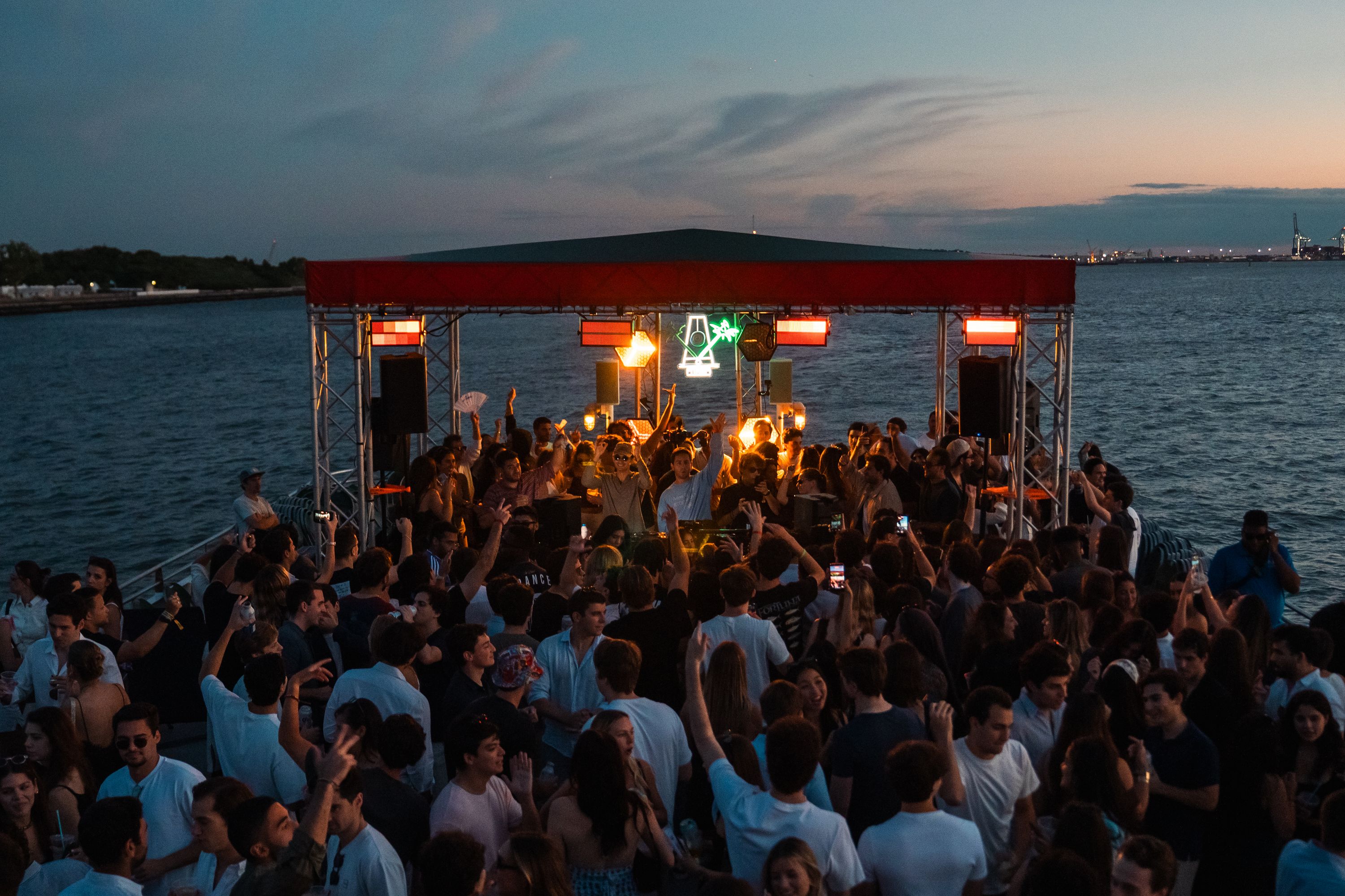 MTRMN: Day to Night on The River